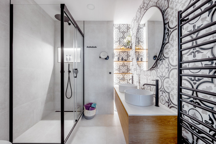 Architekt Jindřich Kobr z Perfecto design zrekonstruoval koupelnu řadového rodinného domu v Praze.