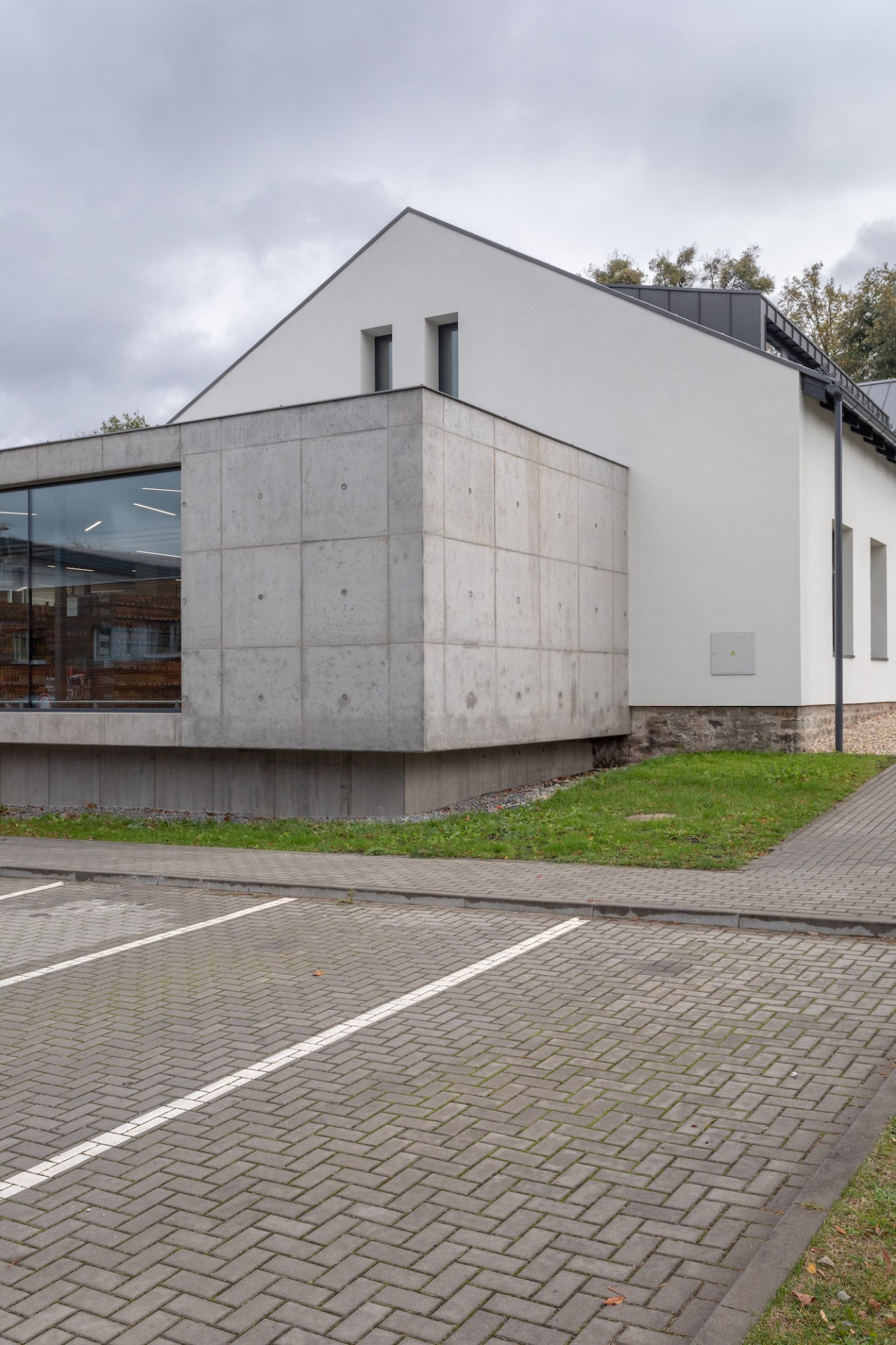 Polyfunkční dům Hruška v Trojanovicích, Kamil Mrva Architects