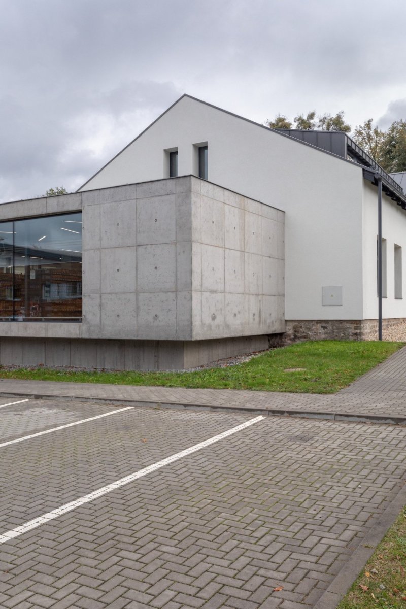 Polyfunkční dům Hruška v Trojanovicích, Kamil Mrva Architects