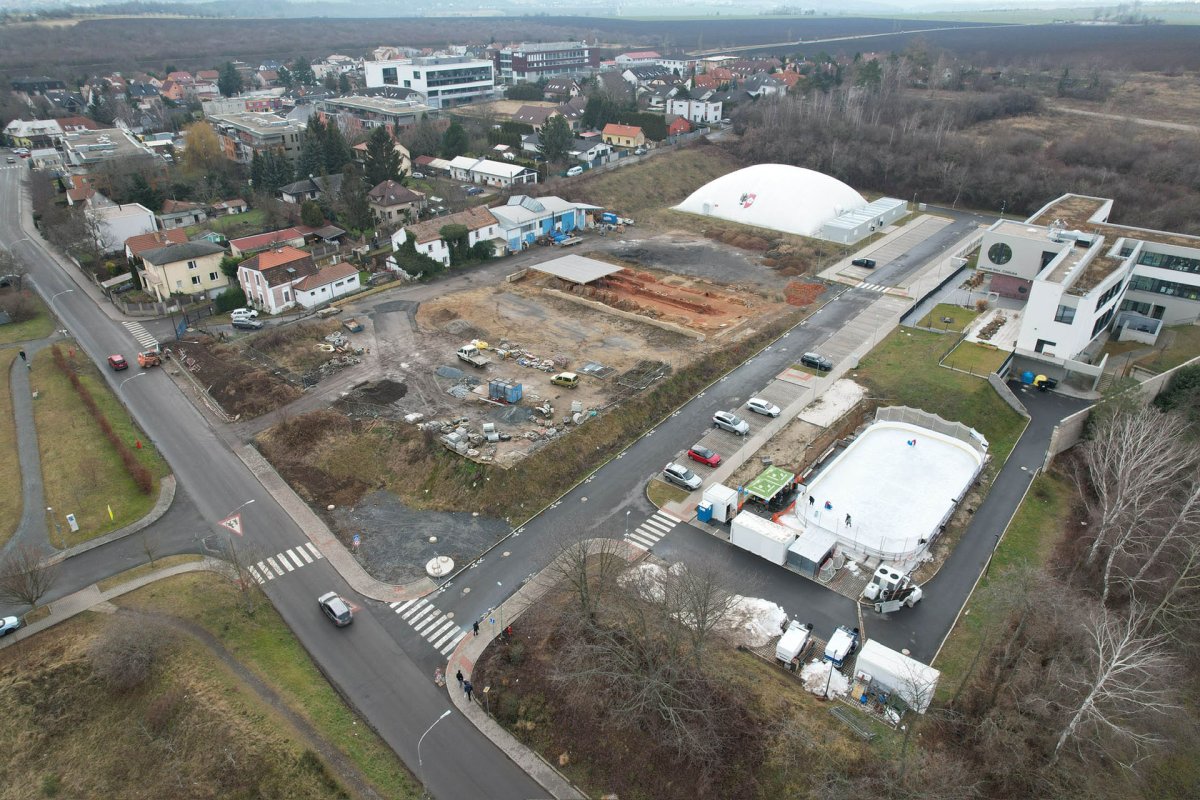 Město Roztoky a Středočeský kraj vyhlašují architektonickou soutěž na projekt základní a střední školy. Soutěžní návrhy je možné zasílat do 26. května.
