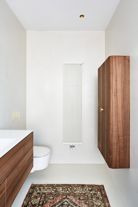 Byt s tajnou koupelnou, Markéta Bromová, Lenka Míková