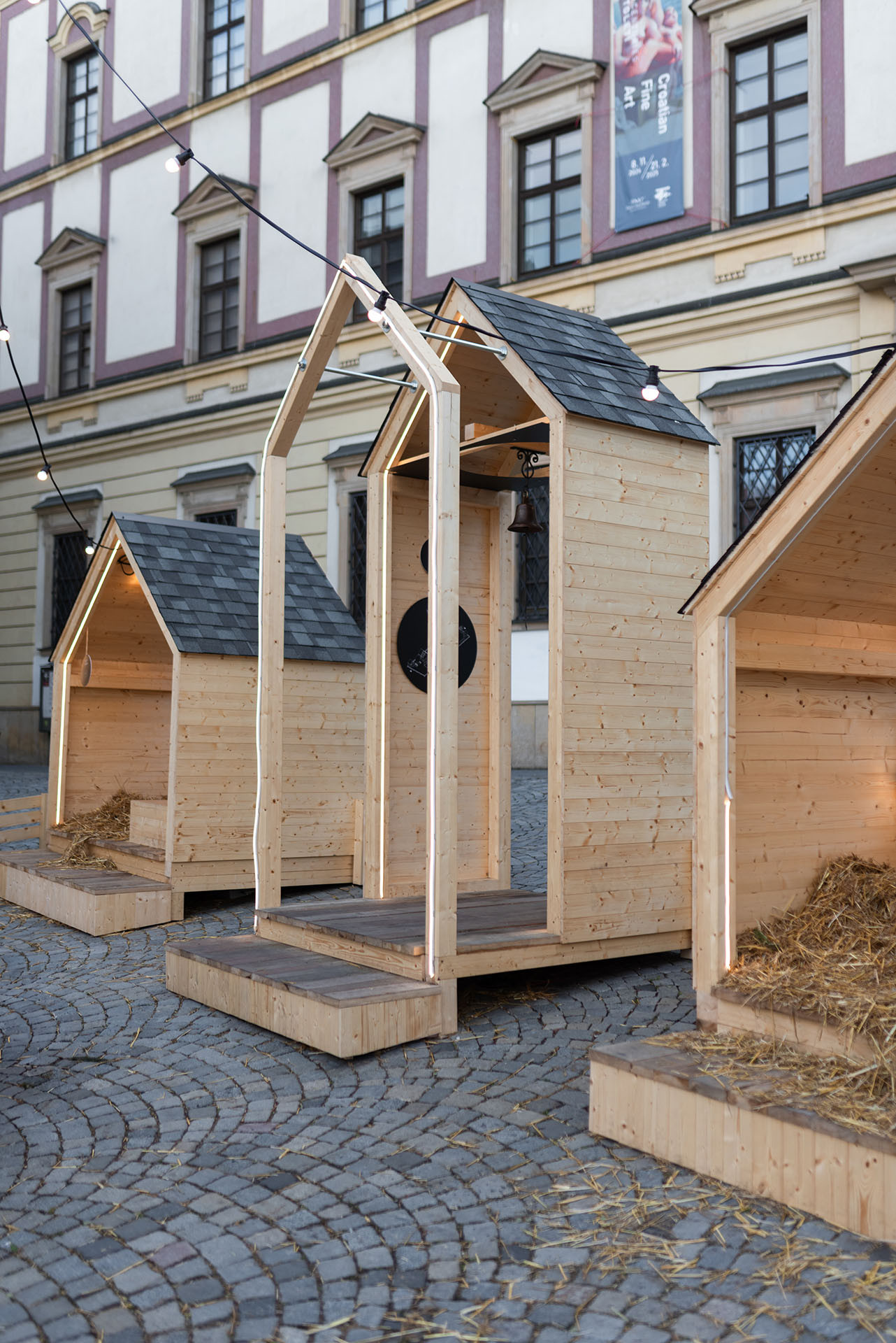 Zvon přání (Consequence forma architects, dětská vesnička v Brně)