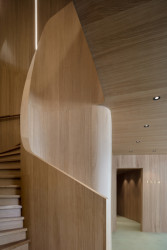 Návštěvní pavilon v národním parku Hoge Veluwe od dvou architektonických kanceláří De Zwarte Hond a Monadnock