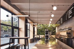 Kavárna Coffee Source v Praze, Pavel Nový a Vít Svoboda (0,5 Studio)