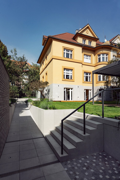 Rekonstrukce vily na Vinohradech od edit! architects