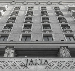 Hotel Jalta od Antonína Tenzera