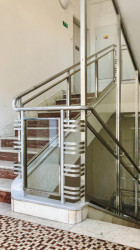 Tvorba databáze bude doprovázená organizací skupinových komentovaných procházek
v anglickém a českém jazyce.


NA FOTOGRAFII: Jan Svoboda a František Stalmach – Palác Atlas, 1939-1942, Karlín