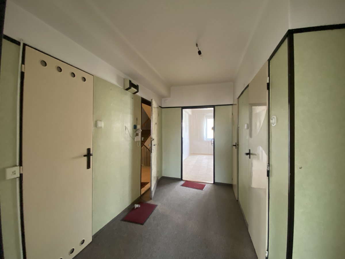 Původní stav (Rekonstrukce bytu v Holešovicích; B² Architecture)