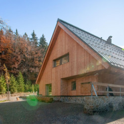 Návštěvnické centrum Srní od ateliéru AND