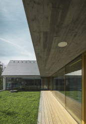 Sídlo firmy RenoEnergie, ov-a (Opočenský Valouch architekti)