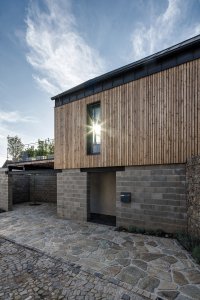 Boq architekti navrhli atriový rodinný dům na jižní Moravě