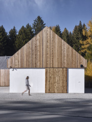Lesovna poblíž Pacova od studia 20-20-ARCHITEKTI a VYŠEHRAD ateliéru