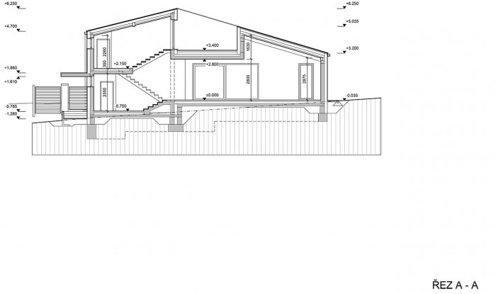 ROSA – ARCHITEKT / Ing. arch. Michal Rosa, Ing. arch. Martina Rosová, Dům na Červeném Kopci - řez