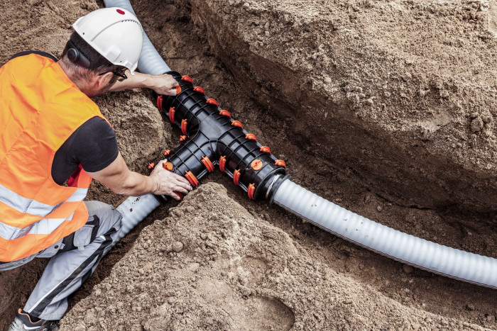 Potrubní systém RAUTHERMEX od REHAU je určen pro náročnější aplikace s vyššími teplotními požadavky a delšími trasami.