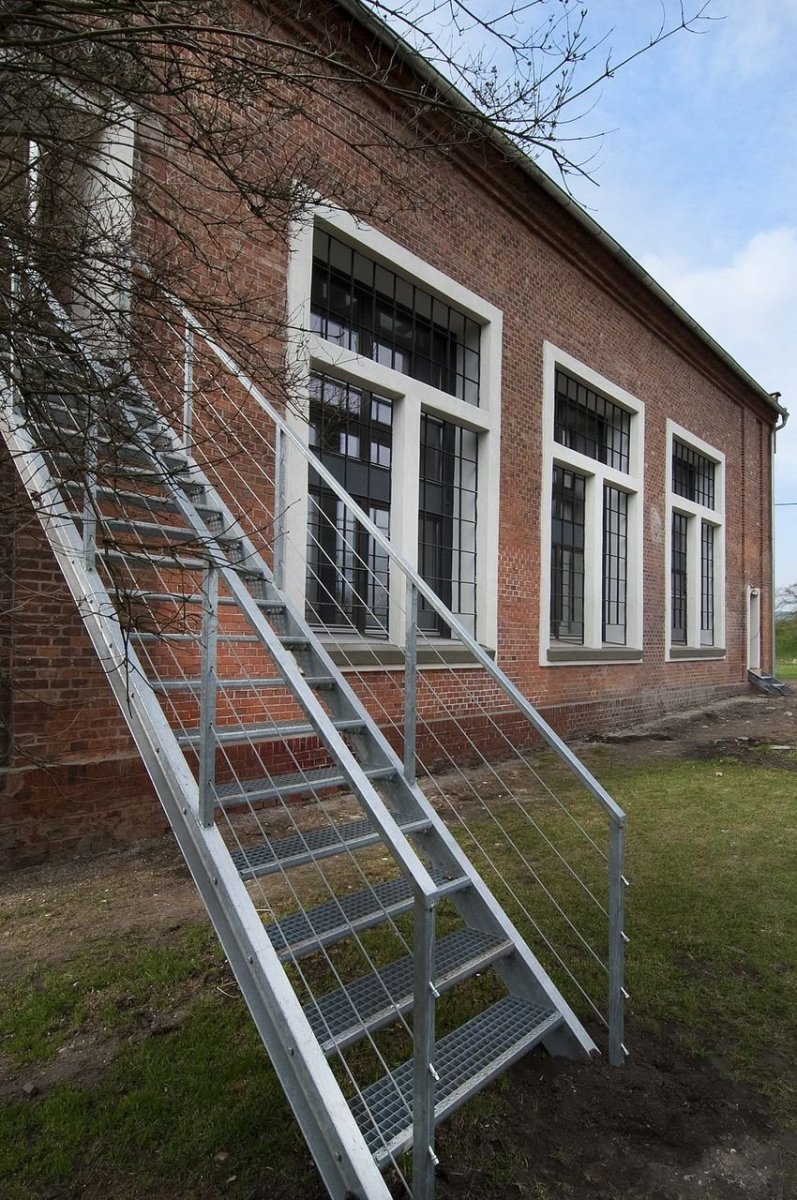 studio NEW WORK, Vestavba bytu do historické průmyslové haly – foto