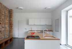 Adaptace koetelny v Ledenicích od Ateliéru 111 architekti