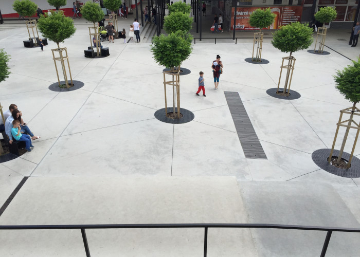 Revitalizace vnitřního prostoru nákupního střediska Centrum v Prešově, zerozero.