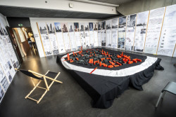 Na fakultě architektury ČVUT v Praze probíhá výstava ateliérových prací. Navštívit ji je možné do 7. února 2025.