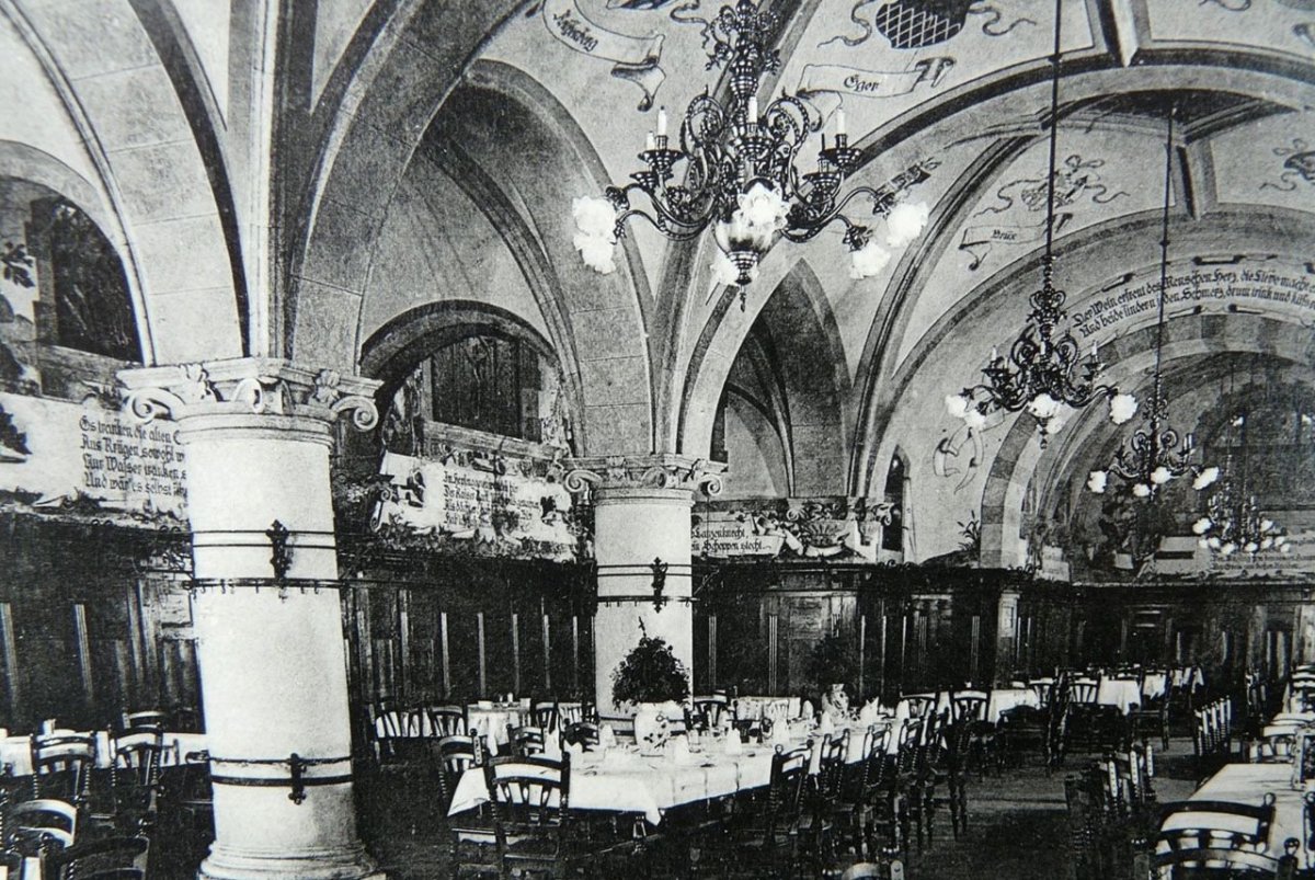 studio RAKETOPLÁN, Radniční sklípek v Liberci - původní dobové foto