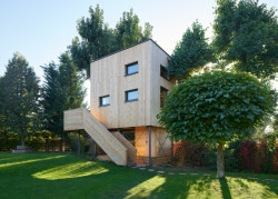 Dřevěný výměnek na Praze 4 od studia PRAJAGA