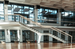 KOHLarchitekti zrekonstruovali nádražní halu v Havířově, nově slouží jako sportovně-kulturní centrum