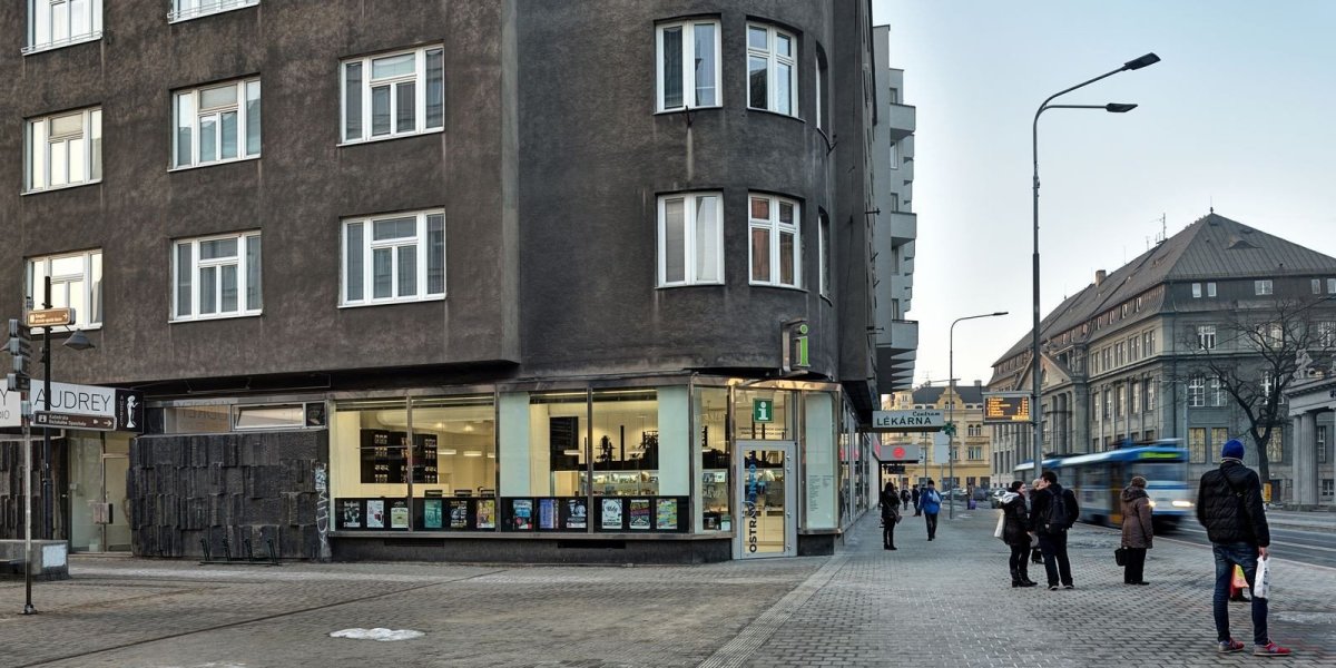 VYSLOUŽIL ARCHITEKTI, Interiér Ostravského informačního servisu, foto