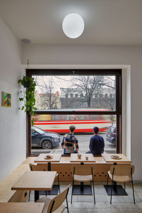 Kro Café, NEUHÄUSL HUNAL / David Neuhäusl, Matěj Hunal