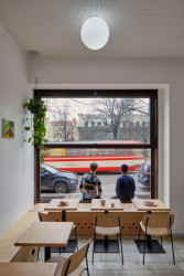 Kro Café, NEUHÄUSL HUNAL / David Neuhäusl, Matěj Hunal