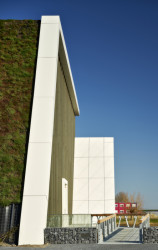 Sportovní hala ETB Sombroek ve městě Edam-Volendam v Nizozemsku od studia Kuiper Steur Architecten