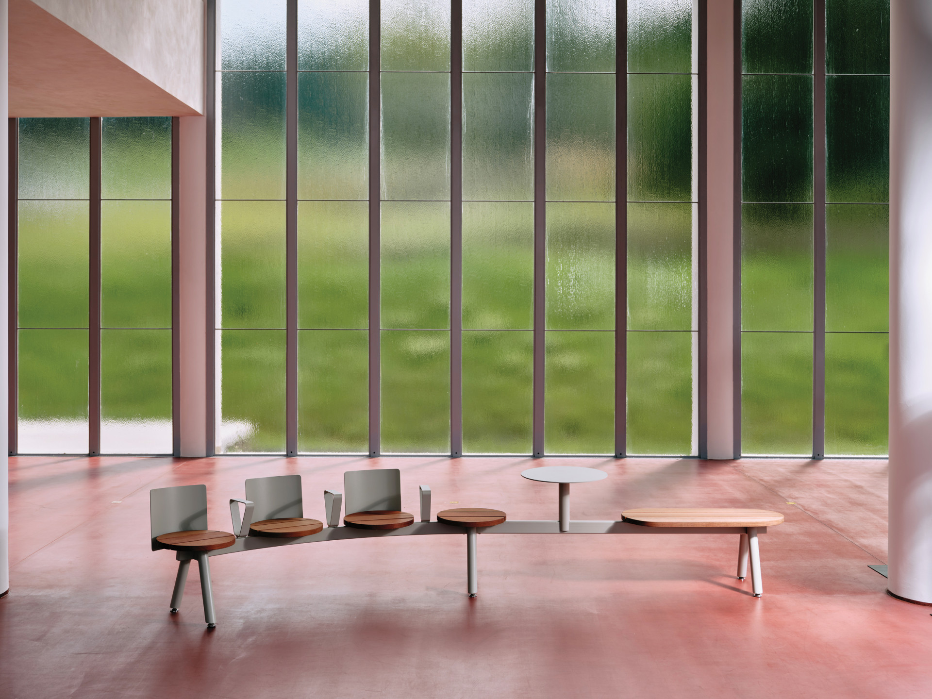 Společnost mmcité a belgické studio Segers společně na Designbloku představí novou kolekci sedacího nábytku Morse