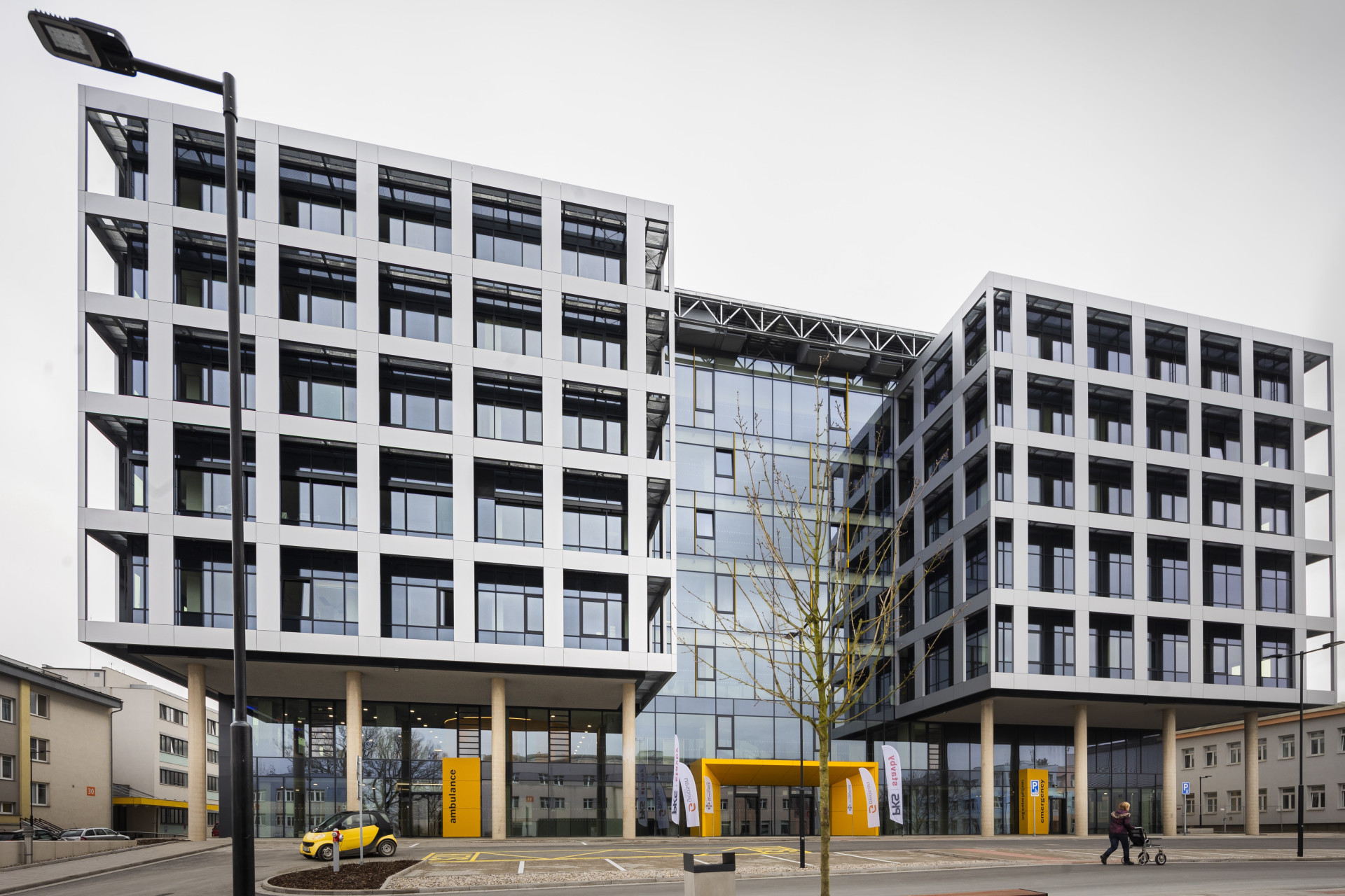 Pardubický kraj má nový pavilon urgentního příjmu. V orientaci zde pomáhají barvy.