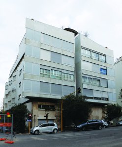 Bytový dům II Girasole s odvážným členěním fasády