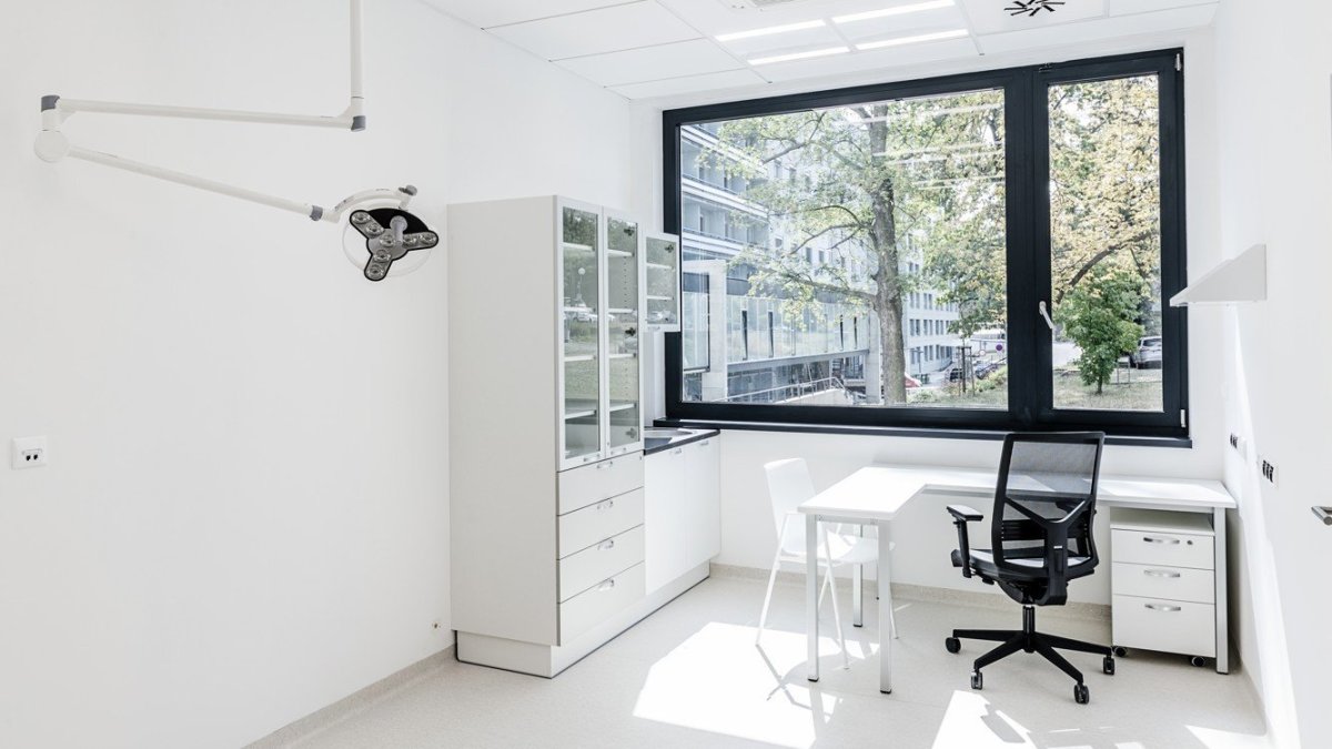Novostavba II. Interní kliniky a geriatri v Olomouci, Adam Rujbr Architects