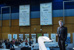 Ondřej Doule při přednášce na konferenci Šetrné budovy 2017