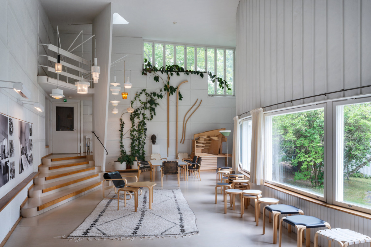 Zapsáno do UNESCO: Pohled na Aalto Atelier. Vnitřní balkon je v levém rohu (Alvar a Elissa Aalto, 1954-55, 1962-63)