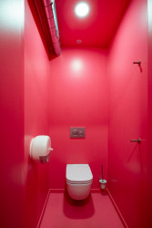 Kavárna Kontejner na Ortenově náměstí od Collarch studia