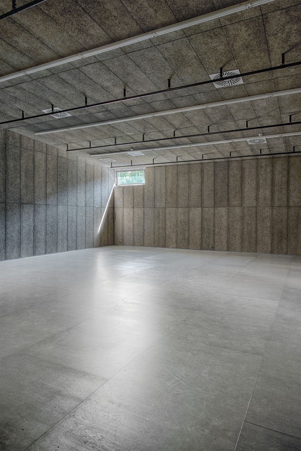 Víceúčelový sál DOX+, Petr Hájek ARCHITEKTI