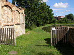 základní škola v Hovorčovicích u Prahy od architekta Ondřeje Tučka