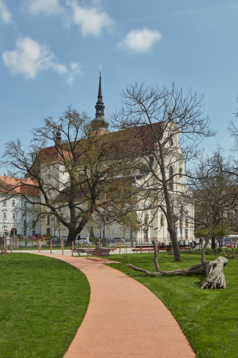 Park na Moravském náměstí, Consequence Forma: Vyžití pro lidi je tu rozmanité, autorky a autoři říkají, že z parku chtěli mít inkluzivní prostor, který nebude nikoho vylučovat