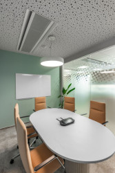 Zasedací místnosti byly vybaveny pohodlnými křesly Harmony Modern od LD Seating.