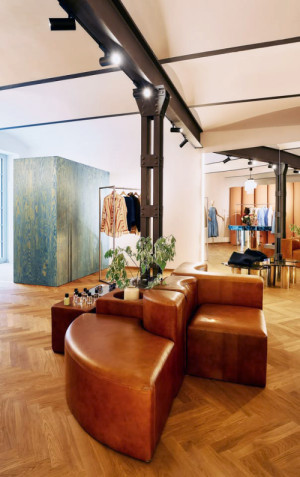 Showroom je v pražském Karlíně.