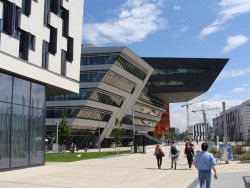 Kampus Wirstchaftsuniversität, Vídeň – foto