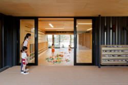 HIBINOSEKKEI + Youji no Shiro, OA Kindergarten – foto