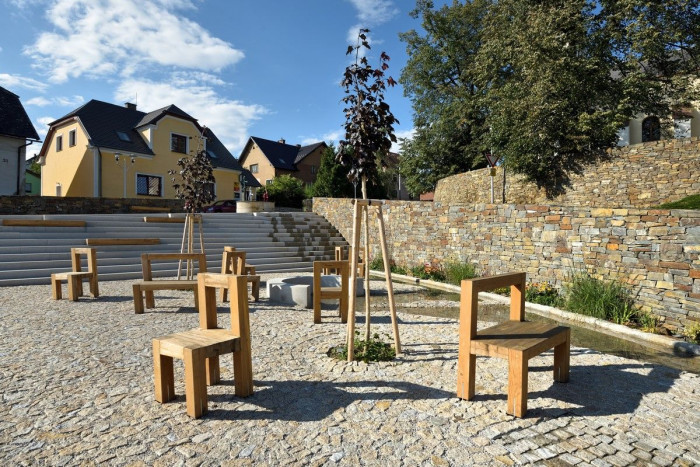 Náves ve Velké Polomi, Ateliér 38,