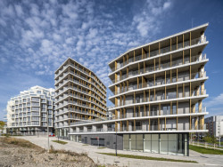 Administrativně-rezidenční komplex Hagibor roste na zanedbaném brownfieldu.