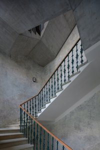 Rekonstrukci činžovního domu v Havelské ulici, QARTA Architektura: Týká se to například oken a dveří, zámečnických a tesařských prvků ...