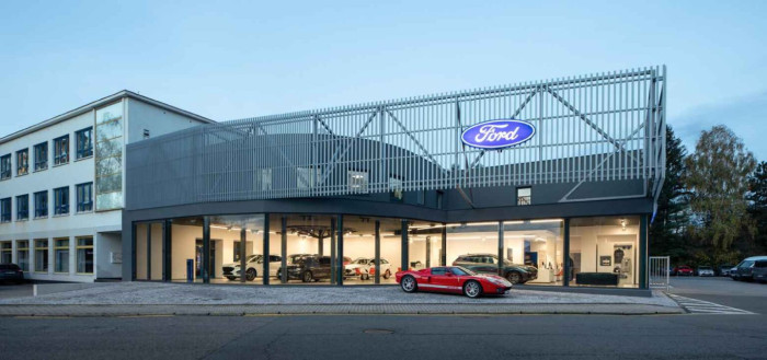  (Rekonstrukce autosalonu v Novém Jičíně; Kamil Mrva Architects)