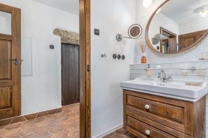 Rekonstrukce interiéru kamenné chalupy od 3K Architects