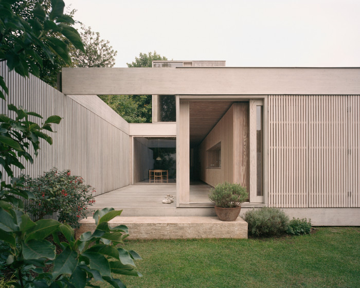 Rodinný dům v ulici Wembury Mews v Londýně od Russella Jonese