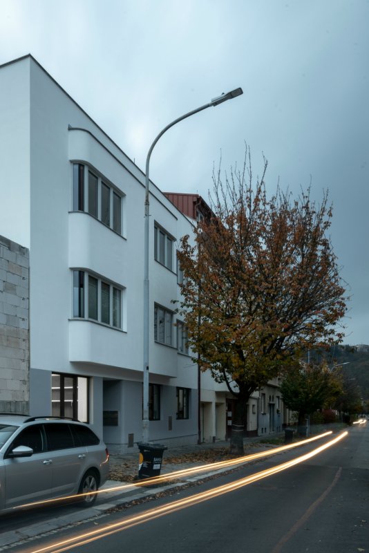 Dům s kancelářemi a byty v Brně, studio AEIOU